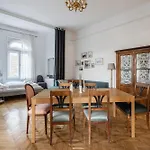 Central Parkside Apartment
