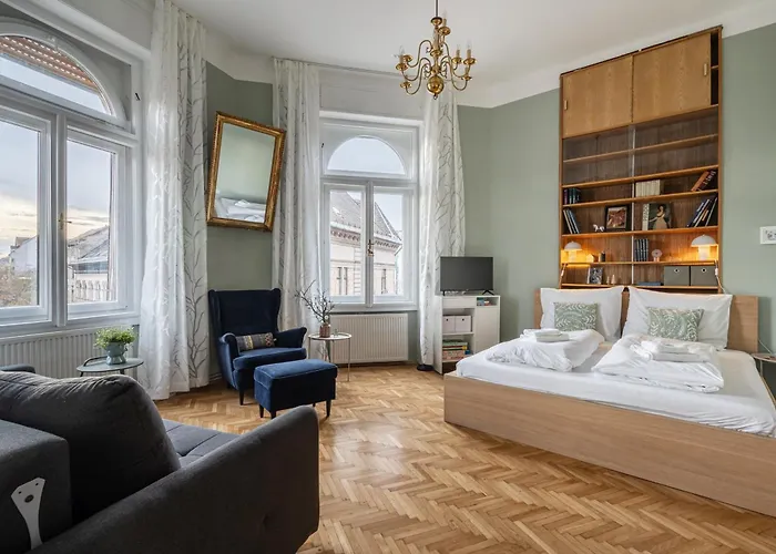 Central Parkside Apartment