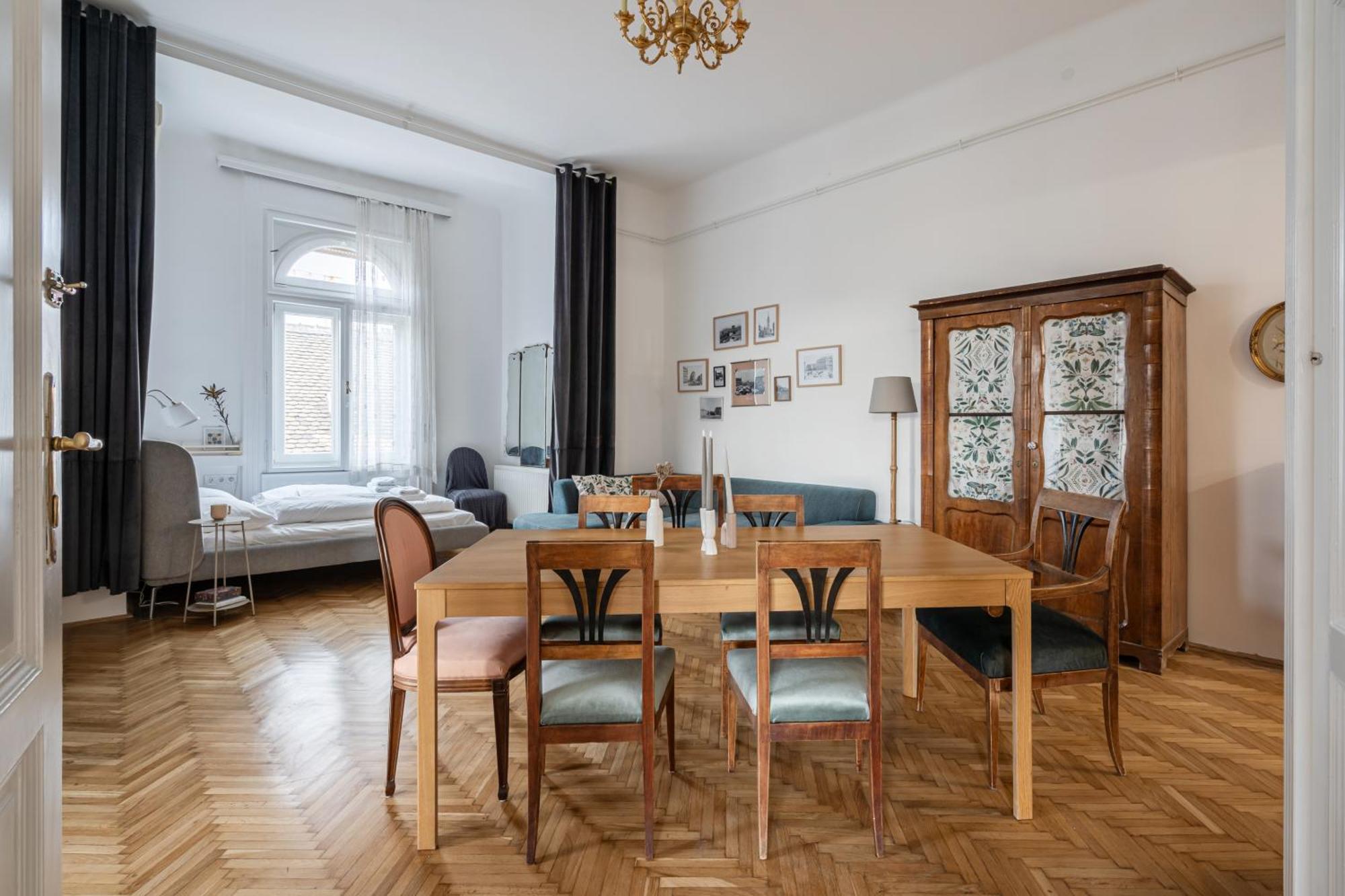 Parkside Apartment