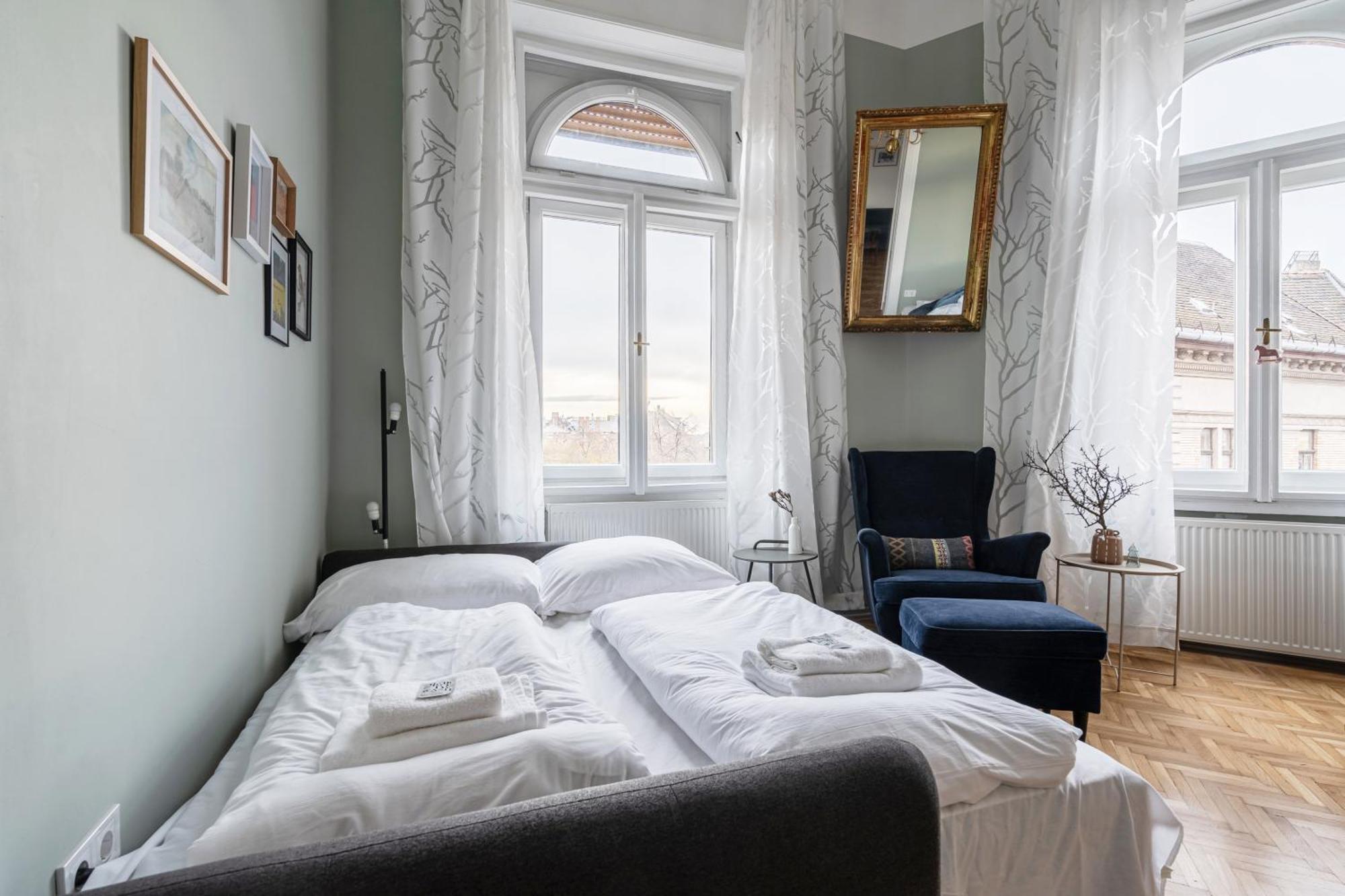 Parkside Apartment