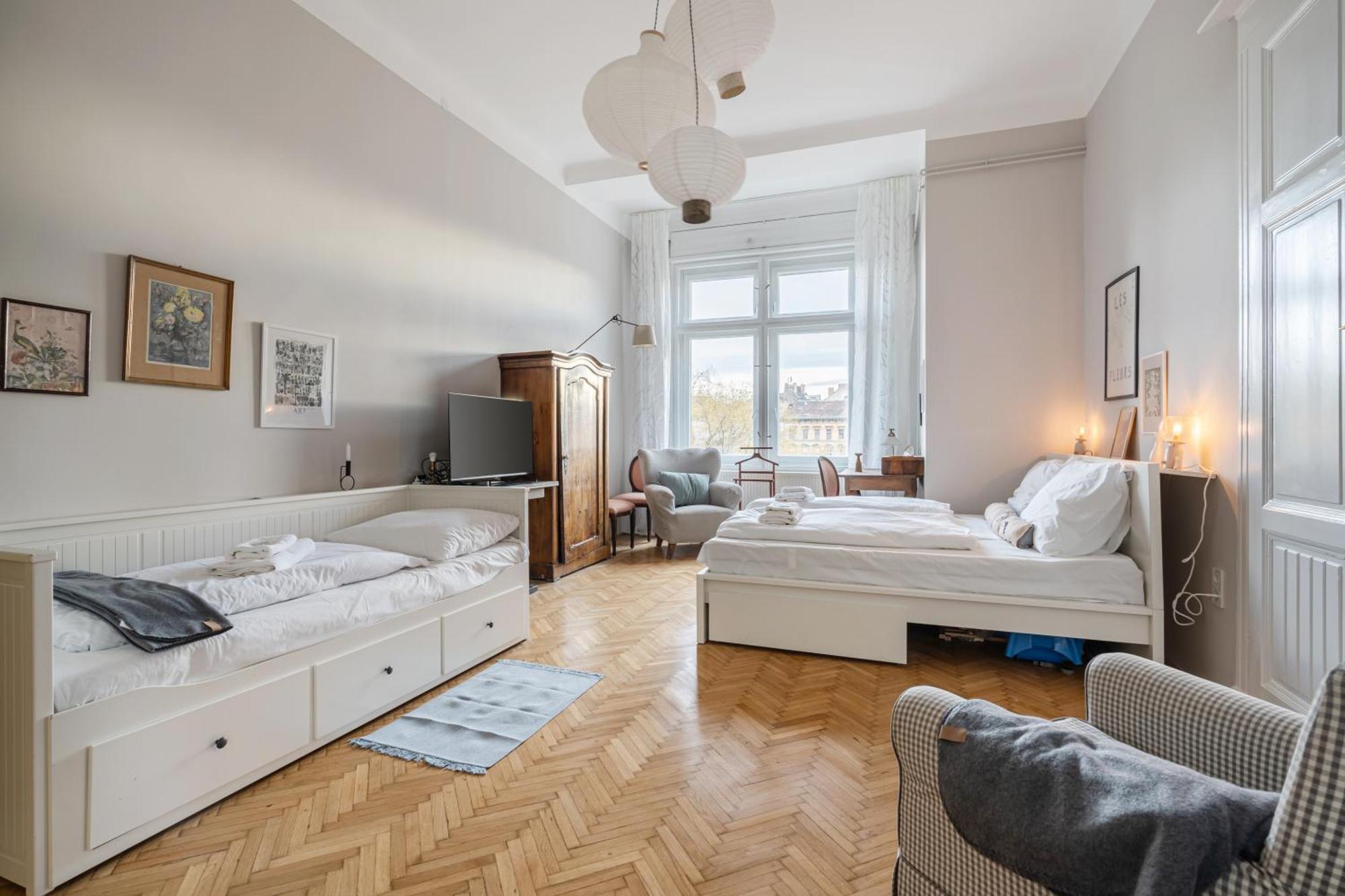 Parkside Apartment *