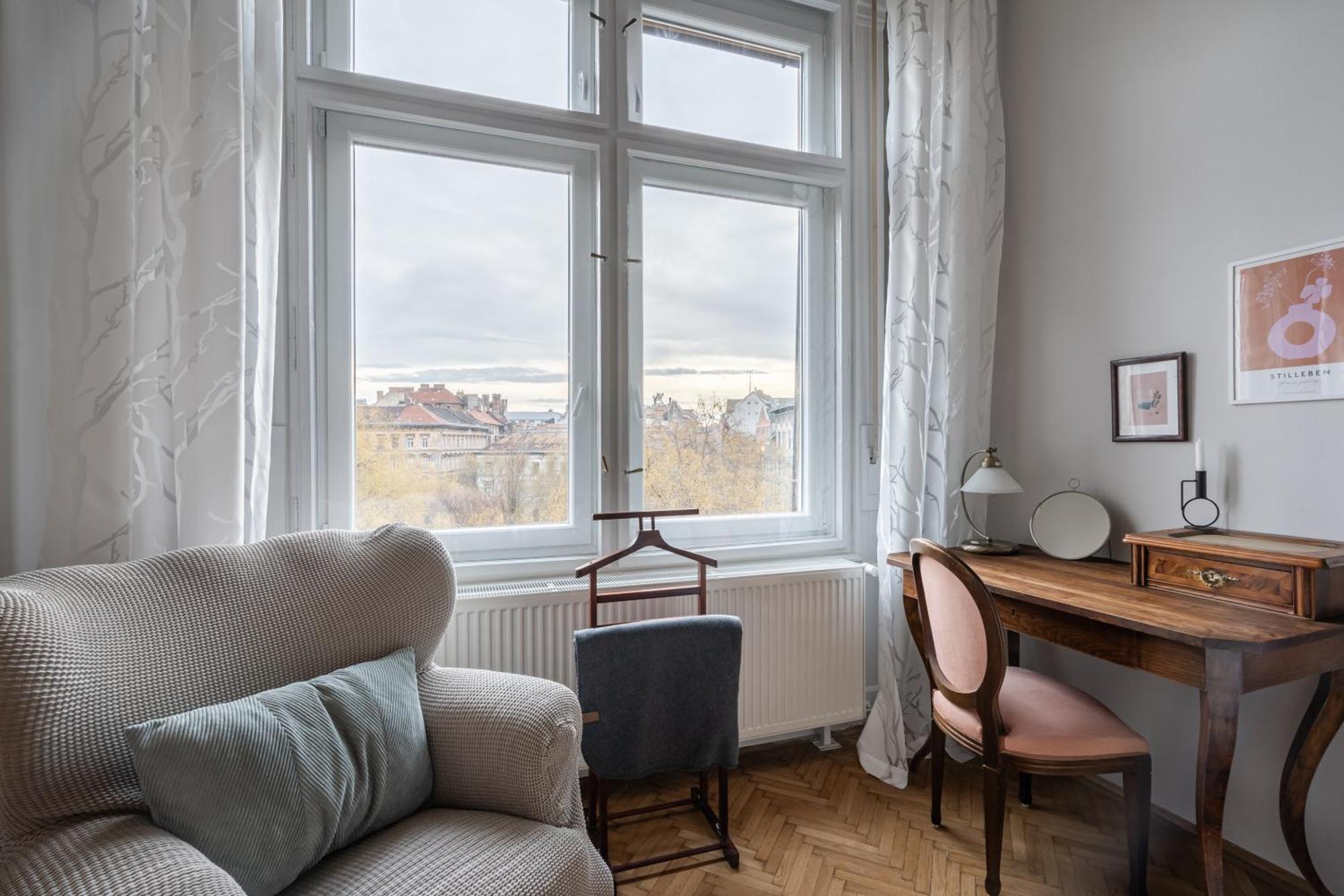 Parkside Apartment